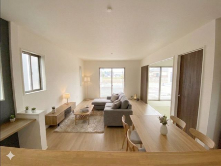 ���r���O�@���d�l���Ƌ�E�C���e���A��CG���H�������̂ł��B