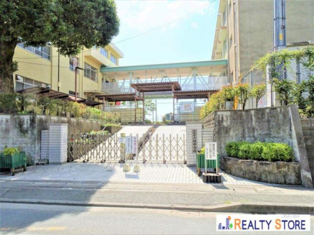 ���ӊ��@�F�{�s���풆�w�Z �k��4���B 290m