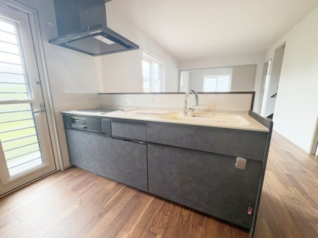 �L�b�`���@���L�b�`�������r���O�����n����ΖʃL�b�`����Ƒ��Ɖ�b���y���݂Ȃ��痿���ł��܂���