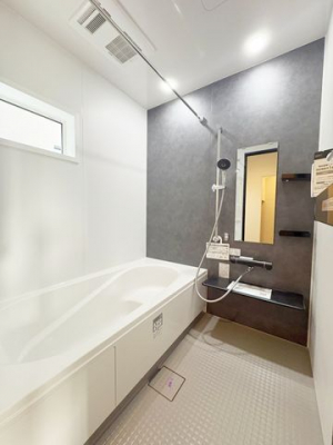 �����@���������������̂��閾�邢�����������̃o�X�^�C�������K�Ɋy���߂܂���