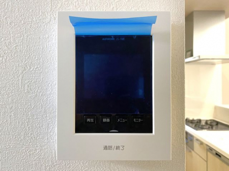 ���̑����ρ@���s�u���j�^�[�t�C���^�[�z�����K��҂��摜�Ɖ����Ŋm�F�ł���A�h�Ɛ��ɗD�ꂽ���S�̃V�X�e����X�b�L���Ƃ����f�U�C���ŁA�ȒP�ɑ��삵�Ă��������܂���