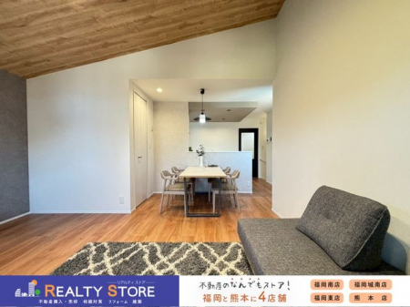 ���r���O�@�V�����ŉƋ��C���e���A�I�т��y���݂̈�ł���