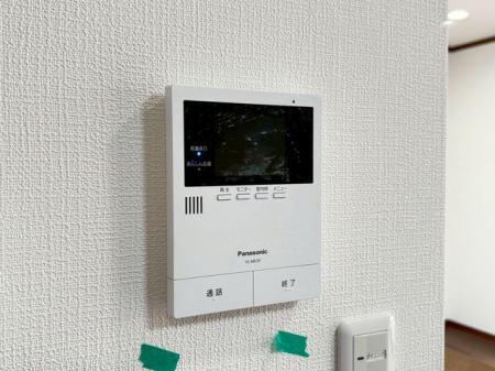 ���̑����ρ@�yTV���j�^�[�t�C���^�[�z���z���ⓖ����O�̐ݔ��ł����A���q�l�̗���Ԏ��ɂ��d�󂷂�K�{�h�ƃA�C�e���ł��B���璆�ɒN���K�˂Ă����̂����m�F�ł��܂����A�ݑ���u��������S�v�������ɂ���܂��B