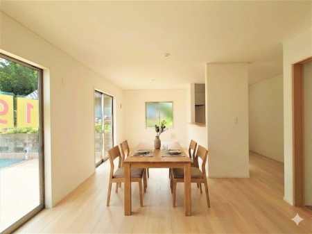 ���r���O�@���d�l���Ƌ�E�C���e���A��CG���H�������̂ł��B