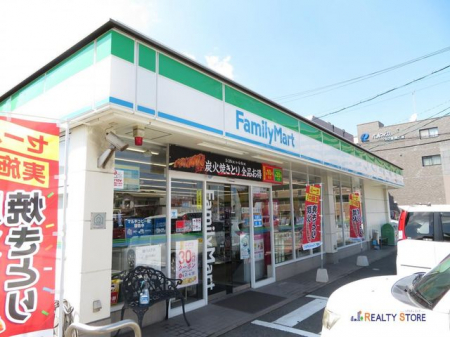 ���ӊ��@�t�@�~���[�}�[�g�_�����񒚖ړX �k��2���B 100m