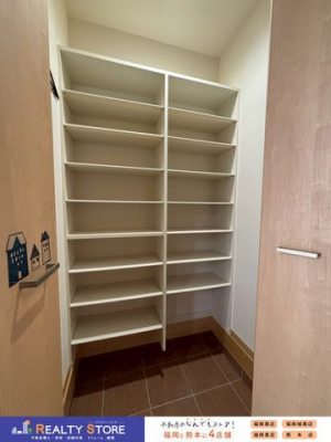 ���ց@-