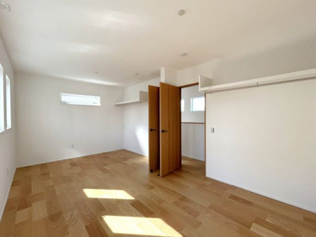 ̑ρ@5.3+5.3m4񂾏Ȃ􏬑𕪎UĂŜɖ邢荞݂܂