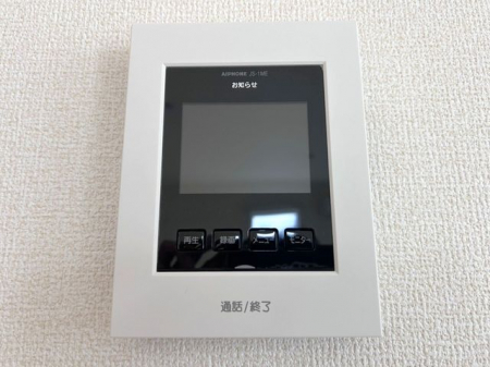 ���̑����ρ@���s�u���j�^�[�t�C���^�[�z�����K��҂��摜�Ɖ����Ŋm�F�ł���A�h�Ɛ��ɗD�ꂽ���S�̃V�X�e����X�b�L���Ƃ����f�U�C���ŁA�ȒP�ɑ��삵�Ă��������܂���