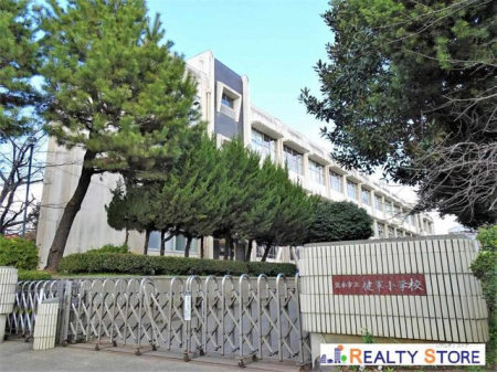 ���ӊ��@�F�{�s�����R���w�Z �k��9���B 700m