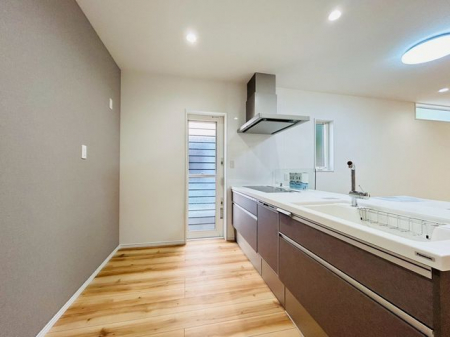 Lb`@Lb`H@t̃Lb`Ǝ̈ꏕƂȂ֗ł