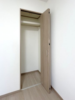 ���[�@���N���[�[�b�g�i4.9���m���j���I�����Ă���̂ŃX�y�[�X�𖳑ʂɂ��邱�ƂȂ������Ղ���[���������܂���