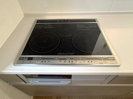 �@��IH�N�b�L���O�q�[�^�[���������ڂ�̂��|�������������ȒP���Y��ȃL�b�`����ۂĂ�IH�N�b�L���O�q�[�^�[��΂��g��Ȃ��̂ŉΎ��̐S�z������܂���