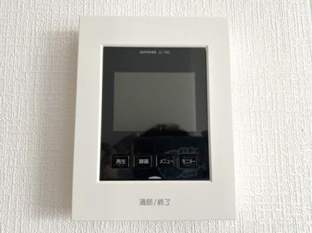 ���̑����ρ@���s�u���j�^�[�t�C���^�[�z�����K��҂��摜�Ɖ����Ŋm�F�ł���A�h�Ɛ��ɗD�ꂽ���S�̃V�X�e����X�b�L���Ƃ����f�U�C���ŁA�ȒP�ɑ��삵�Ă��������܂���