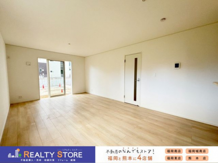 rO@rOrO炨݂̏Ί炪XeLԁVŉƋCeAIтÿ݂ł