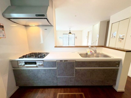 Lb`@̉ƎyɂȂ莞ZH򊣑@tVbNȐFȃLb`ł