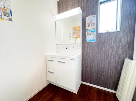 ʑEʏ@̗[ɂȂĂ̂ŁAʑXbLЕt܂