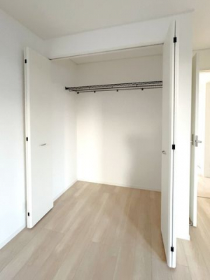 ���[�@���N���[�[�b�g(9.5���m��)���e�ʑ傫�߂Ȃ̂ŁA����������������Еt���܂���