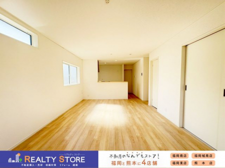 rO@rO炨݂̏Ί炪XeLԁVŉƋCeAIтÿ݂ł