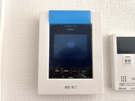 ���̑����ρ@���s�u���j�^�[�t�C���^�[�z�����K��҂��摜�Ɖ����Ŋm�F�ł���A�h�Ɛ��ɗD�ꂽ���S�̃V�X�e����X�b�L���Ƃ����f�U�C���ŁA�ȒP�ɑ��삵�Ă��������܂���