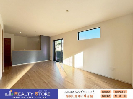 rO@rOrO炨݂̏Ί炪XeLԁVŉƋCeAIтÿ݂ł