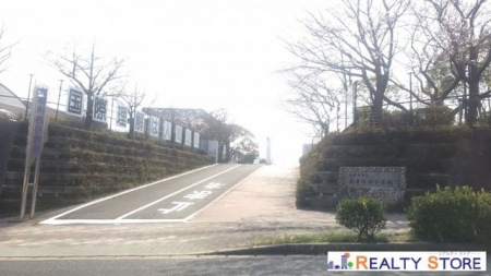 ���ӊ��@���ɕ{�s�����ɕ{�����w�Z �k��3���B 230m