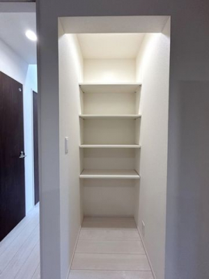 [@pg[oԂ̏ȂLb`ƓdA₨āAH̔~ȂǂՂ[U炩肪ȃLb`肳Ă[Xy[XłI