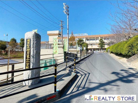 ӊ@{b{b񏬊wZ k8B 550m