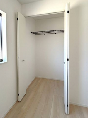 ���[�@���N���[�[�b�g(4.5���m��)���e�ʑ傫�߂Ȃ̂ŁA����������������Еt���܂���