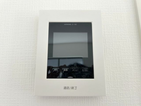 ���̑����ρ@���s�u���j�^�[�t�C���^�[�z�����K��҂��摜�Ɖ����Ŋm�F�ł���A�h�Ɛ��ɗD�ꂽ���S�̃V�X�e����X�b�L���Ƃ����f�U�C���ŁA�ȒP�ɑ��삵�Ă��������܂���