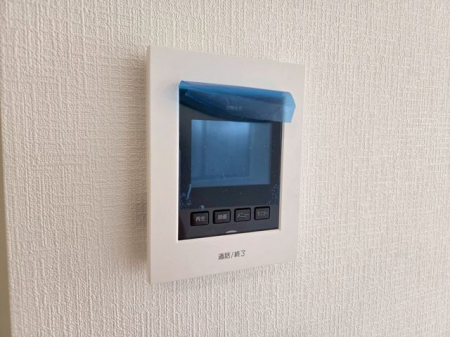 ���̑����ρ@�n�b�L���Ɖf�郂�j�^�[�t���ŗ��K�҂����O�Ɋm�F�ł��܂���