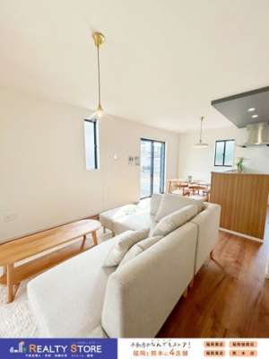 ���r���O�@�y���r���O�z�L�b�`�����烊�r���O�S�̂����n���܂��􂨎q�l�̗l�q�����Ȃ���Ǝ����ł��܂��ˁ�