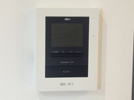 ���̑����ρ@���s�u���j�^�[�t�C���^�[�z�����K��҂��摜�Ɖ����Ŋm�F�ł���A�h�Ɛ��ɗD�ꂽ���S�̃V�X�e����X�b�L���Ƃ����f�U�C���ŁA�ȒP�ɑ��삵�Ă��������܂���