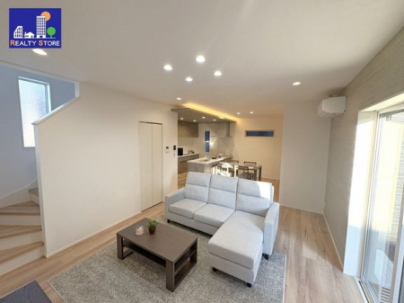 ���r���O�@�����r���O���Ƒ������R�ƏW�܂郊�r���O�K�i�����邢���r���O�ł��Ƒ��F�l�ł�����芰���܂���