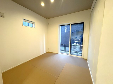 ���̑����ρ@���a�������r���O�ɖʂ����ق��ƈ��炮�a�̋�ԁ􂨎q�l�̎����V�я�◈�q���ɏd�󂷂�ꕔ���ł���