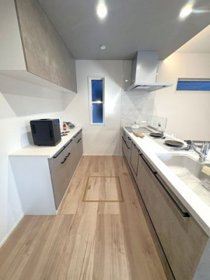 �L�b�`���@���L�b�`�����V������ȃt���t���b�g�L�b�`����J���I�ȋ�Ԃ����o���܂����ƃX�y�[�X���L���A�����l�ł̒��������₷���̂����͂ł���