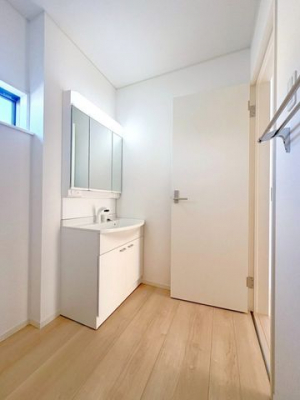 ���ʑ�E���ʏ��@�����ʒE�ߎ�����Ƃ�̂���L���̐��ʒE�ߎ������ʑ�͎g������̗ǂ��O�ʋ��d�l�􋾗��ɂ����[�X�y�[�X�������芮����