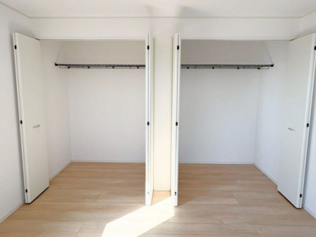 ���[�@���N���[�[�b�g�i7���m���j����e�ʂ̃N���[�[�b�g��2�����ł��������L���X�b�L���ۂĂ܂���