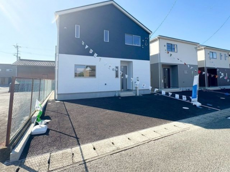 �@�����ԃX�y�[�X������3��\��