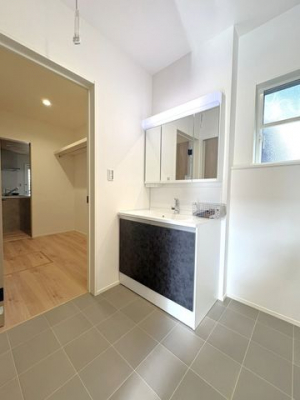 ���ʑ�E���ʏ��@�����ʒE�ߎ�����Ƃ�̂���L���̐��ʒE�ߎ������ʑ�͎g������̗ǂ��O�ʋ��d�l�􋾗��ɂ����[�X�y�[�X�������芮����