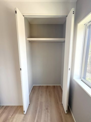 ���[�@���N���[�[�b�g(6���m��)���e�ʑ傫�߂Ȃ̂ŁA����������������Еt���܂���