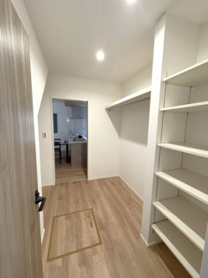 ���[�@���t�@�~���[�N���[�N�����Ƒ����̈ߗނ�o�b�O�A���������܂Ƃ߂Ď��[�ł���t�@�~���[�N���[�N�������Ă��܂������ʒE�ߎ�����L�b�`���܂ł̉�V�����Ȃ̂ŉƎ��̕��S���y������܂���