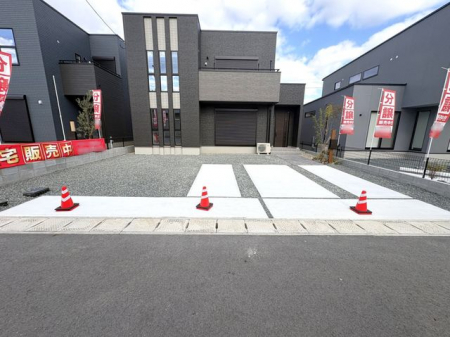 �@�����ԃX�y�[�X������3��\��