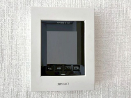 ���̑����ρ@���s�u���j�^�[�t�C���^�[�z�����K��҂��摜�Ɖ����Ŋm�F�ł���A�h�Ɛ��ɗD�ꂽ���S�̃V�X�e����X�b�L���Ƃ����f�U�C���ŁA�ȒP�ɑ��삵�Ă��������܂���