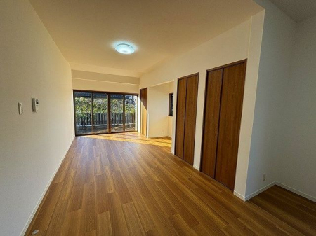 ���r���O�@�����r���O��