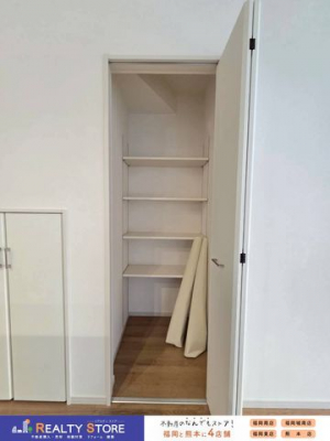 ���[�@�y�p���g���[�z�L�b�`���̋߂��ɂ���p���g���[�́A�H���H�i�ނȂǂ̎��[�ɖ𗧂��܂��I