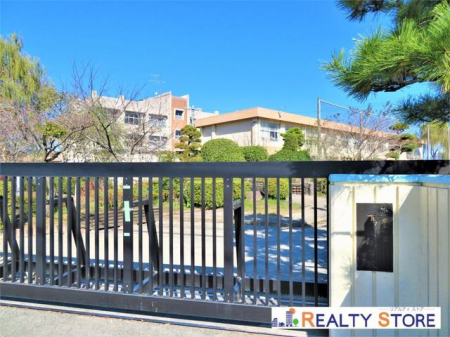 ���ӊ��@�F�{�s����}���w�Z �k��22���B 1700m