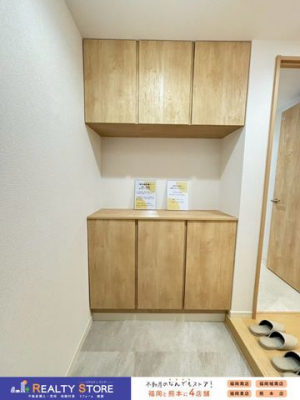 ���ց@���V���[�Y�{�b�N�X������I�ɂ̓t�H�g�t���[���₨�Ԃ�����̂��f�G�ł���