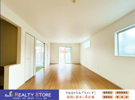 ���r���O�@�����r���O���V�����ŉƋ��C���e���A�I�т��y���݂̈�ł���