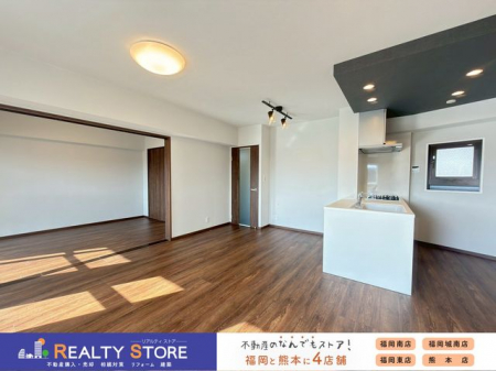 ���r���O�@�y�����̋�ԁz���r���O�͉Ƒ��S���̏W�܂�e���̏�A���̏ꏊ��ʂ��ĉƑ��̊y������b���������Ă������ȃ��r���O�ł��ˁ�