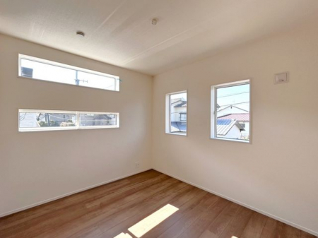 ���̑����ρ@��5.25���m�����������S�̂Ɍ����s���n�鍂���̕t������������